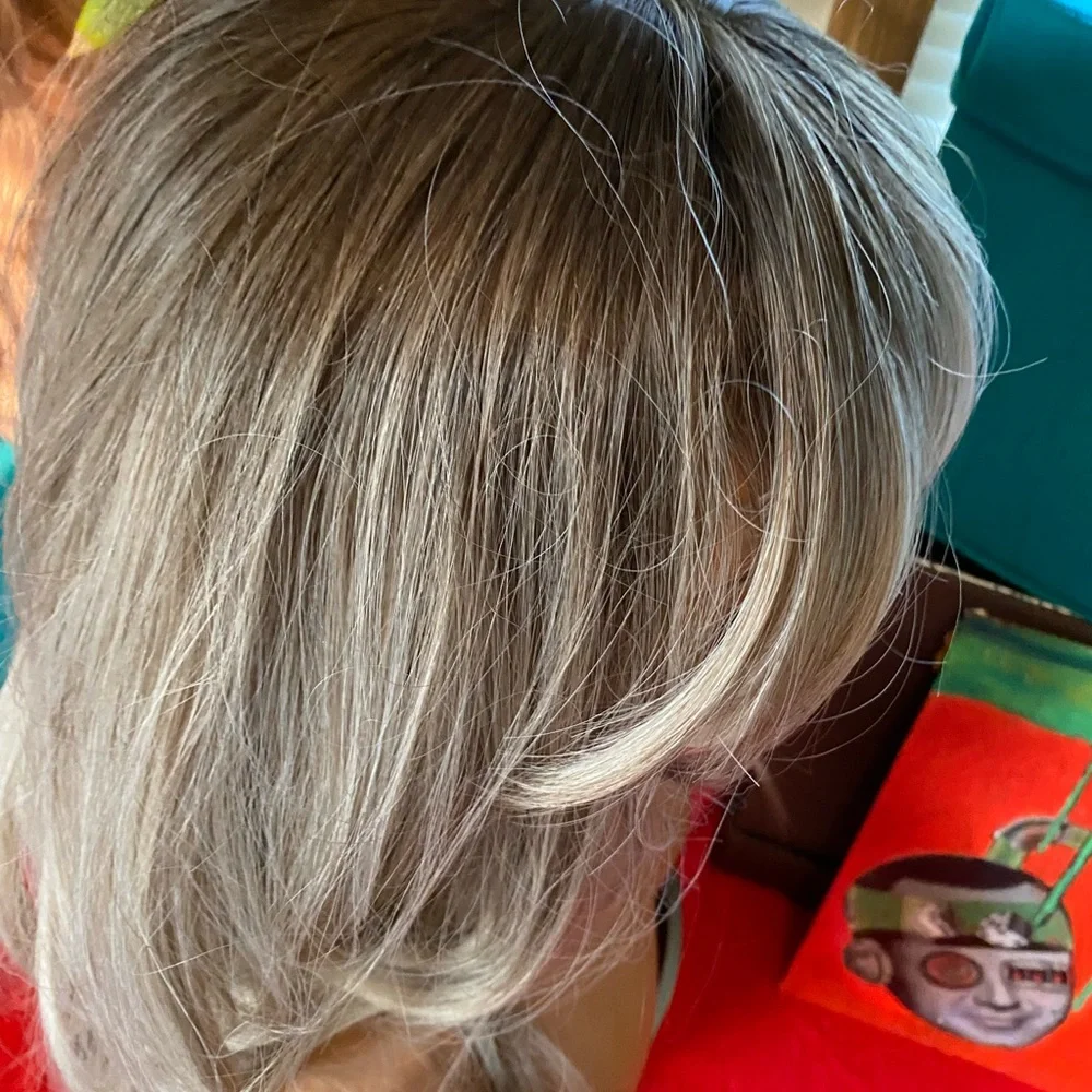 Light ash ling rooted wig with bamgs